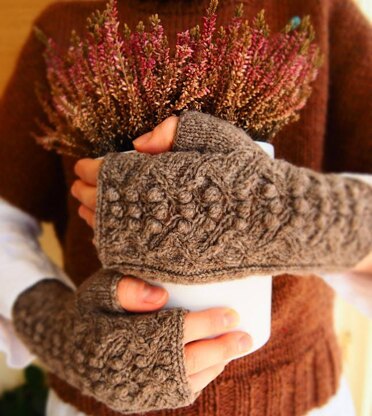 Karelia Fingerless Mitts