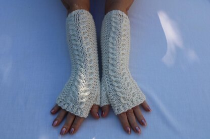 Seagull Fingerless Gloves mittens Cable Gloves.