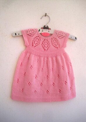 Isla Dress Knitting pattern by Suzie Sparkles | LoveCrafts