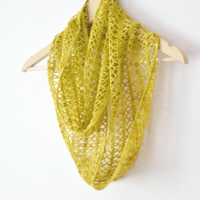 Sunny Lace Cowl