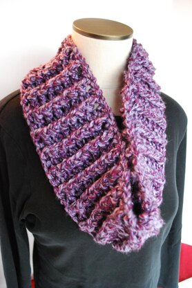 Ribbed Cowl Knitting Pattern : Daring