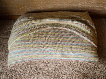 Knit Pillow Pet  Bed w/blanket