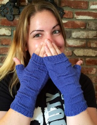 Pucker Stitch Fingerless Gloves