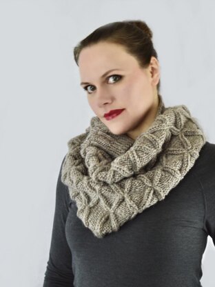 Faux Cable Cowl