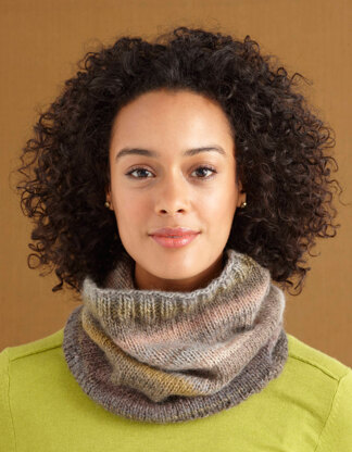 Two Stitch Cowl in Lion Brand Amazing - L0731
