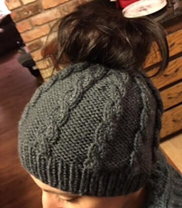 Lori's Ponytail Cable Hat