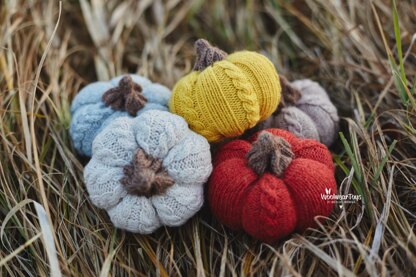 Cozy cable pumpkins. Knitted Pumpkin Pattern.