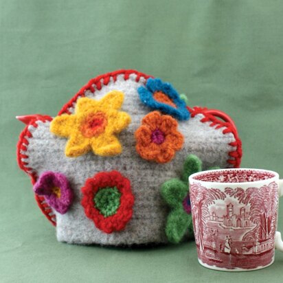 Felt & Flo Wer Tea Cozy in Patons Classic Wool Worsted