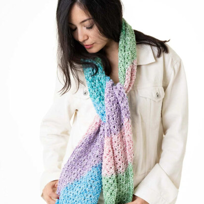 Meandering Rib Scarf in Lion Brand Fishermen's Wool - 70809AD