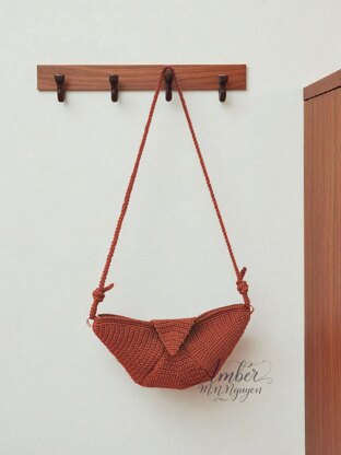 Crochet Croissant Clutch Pattern