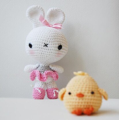 Amigurumi Bunny and Chick in an Egg Shell