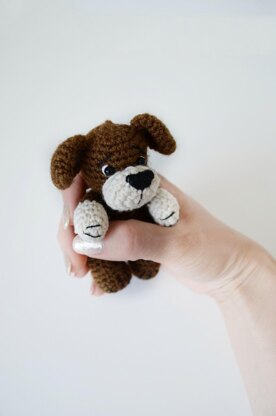 Amigurumi dog keychain