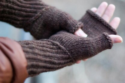 Spiral Staircase Mitts