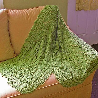 Lush lace stole with leaves & acorns