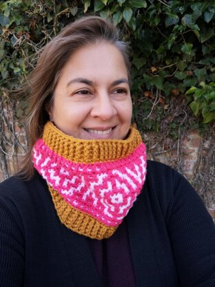 Easy Mosaic Crochet Cowl