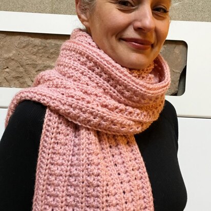 Easy Crochet Scarf Pattern for Women: Pink-Is-Pretty Scarf