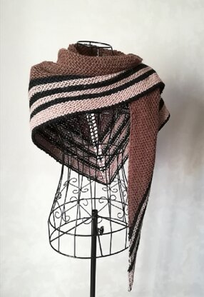 Outlander inspired Claire shawl Brown Black Beige stripes / chale