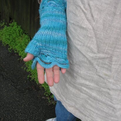 Half Moon Mitts (knit)