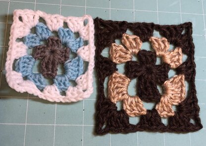 Cross-in-the-Middle Granny Square