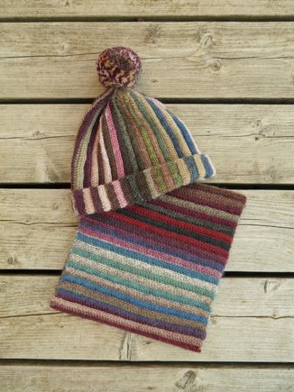 Falling into winter - hat and cowl #4