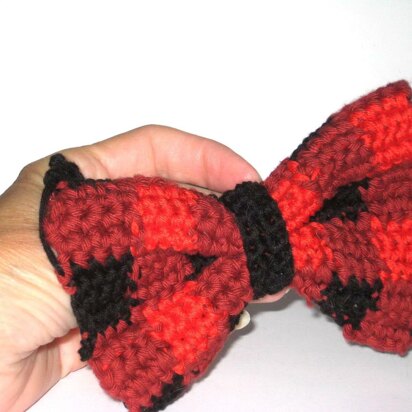 Plaid bow tie