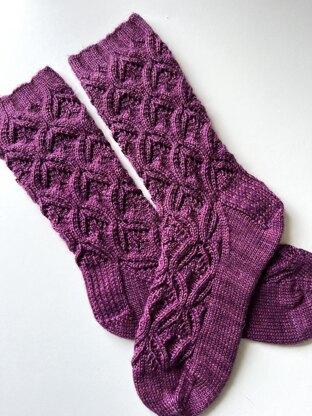 Ogee Flow Socks