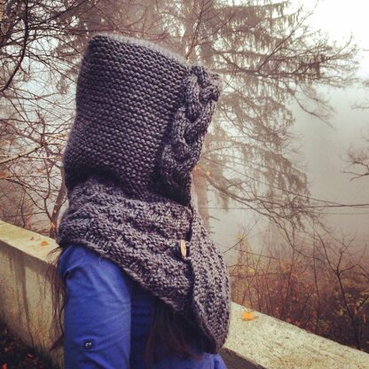 Hooded cowl