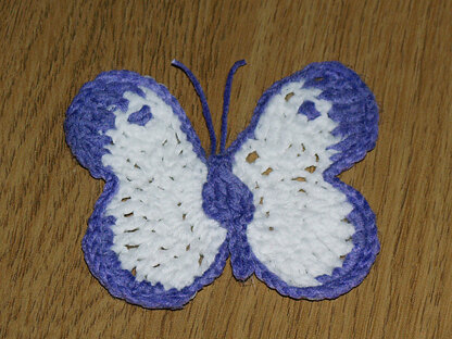 "75 Birds, Butterflies and Beautiful Beasties to Knit and Crochet"