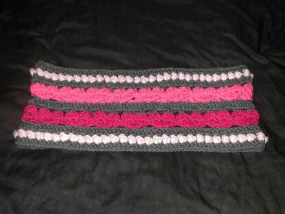 Hearts and Bobble Cowl
