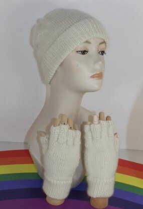 Adult & Teen Aran Ski Beanie & Short Finger Gloves