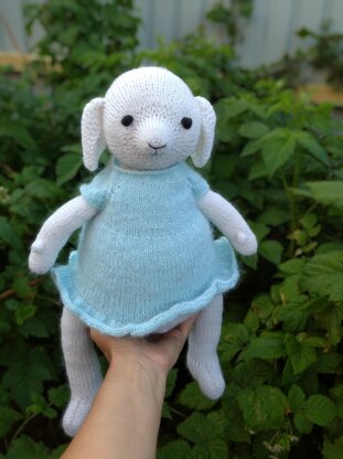 Sheep knitting pattern. Knitted lamb toy