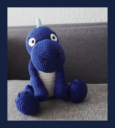 Crochet pattern dino Valentin Blue!