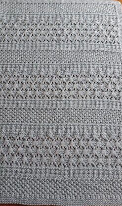 Cozy Honeybee Baby Blanket