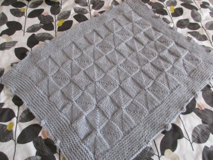 Windmill Pattern Cot Blanket