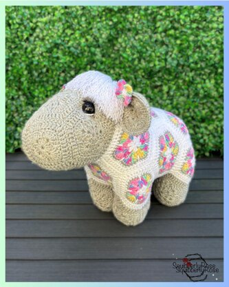 Ewelizabeth the African Flower sheep