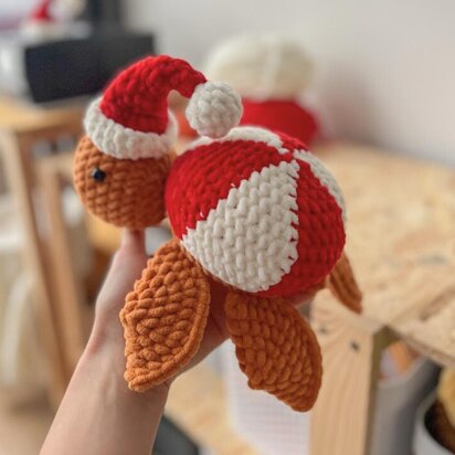 Christmas candy turtle crochet pattern, PDF, amigurumi peppermint candy turtle tutorial