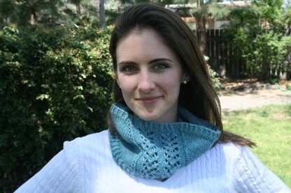 Tearsa Cowl