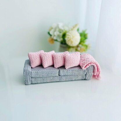 Crochet Couch pattern, crochet doll furniture pattern, amigurumi couch, amigurumi doll furniture