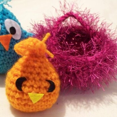 Baby Birds with Fuzzy Basket Toys