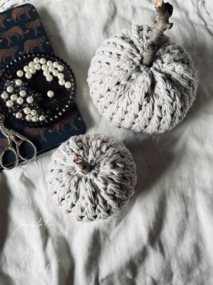 Feather Pumpkins
