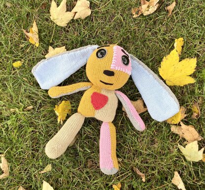 Pattern: knitted Lost Ollie, bunny from patches