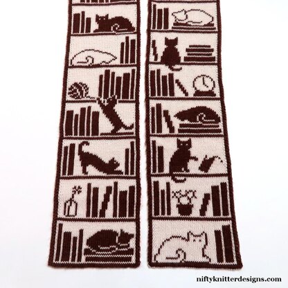 Cozy Cat Shelf Scarf