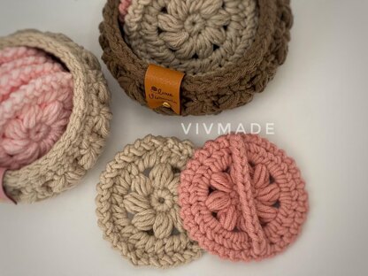 Face scrubbies with basket