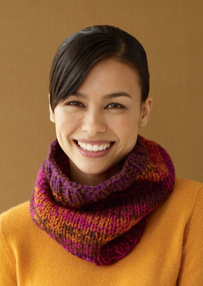 Simple Cowl in Lion Brand Vanna's Choice - L10243