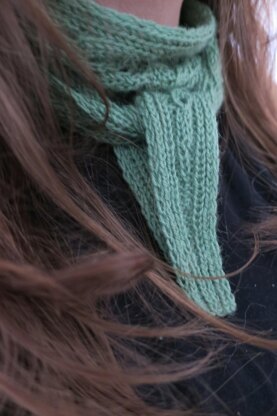 Tiny Leaves Scarf