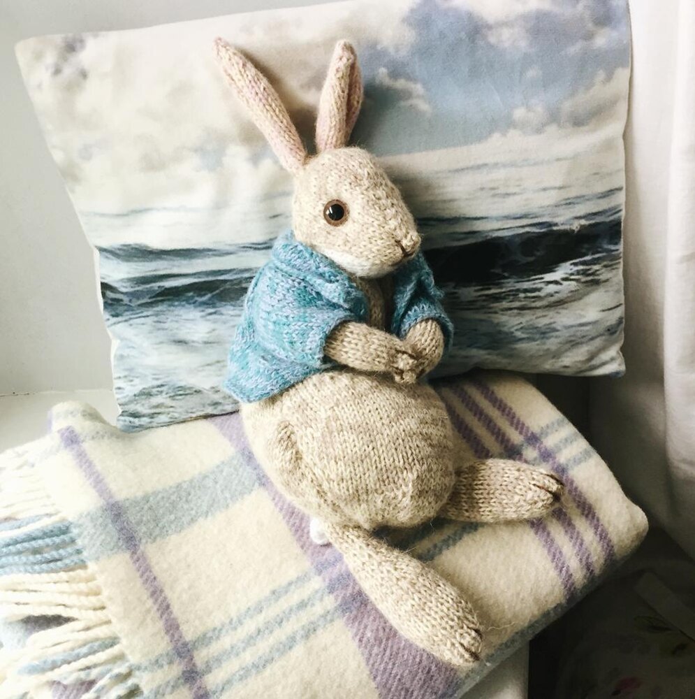 Peter rabbit knitted online blanket