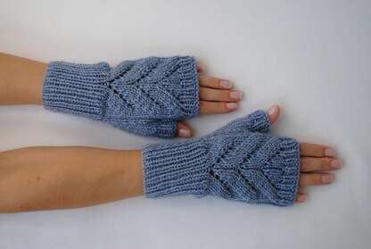 Leaves Fingerless Gloves