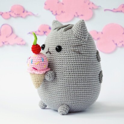 Pusheen with Ice Cream