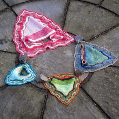 Mini Hap Cowl - knitting pattern