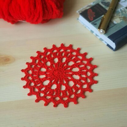 Pointy picot doily